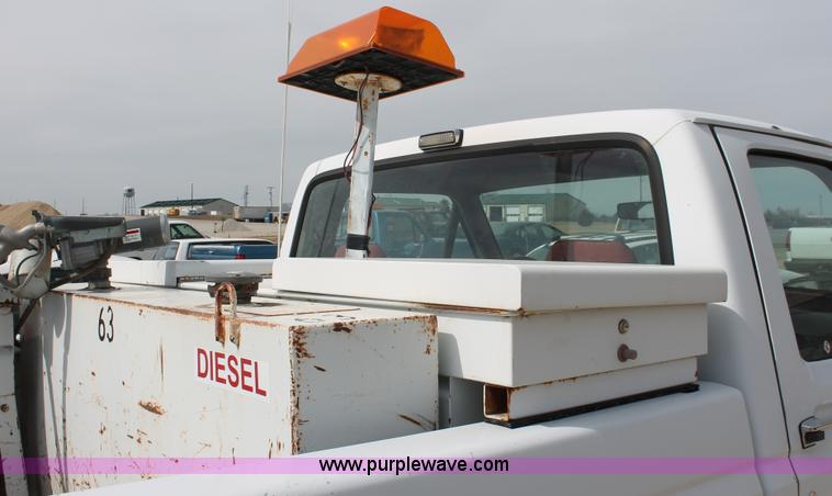 image for item F2789 1993 Ford F250 XL pickup truck