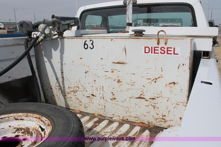 image for item F2789 1993 Ford F250 XL pickup truck