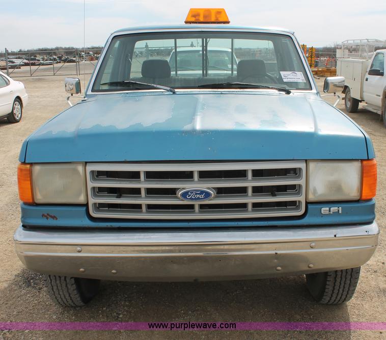 image for item F2792 1990 Ford F250 pickup truck