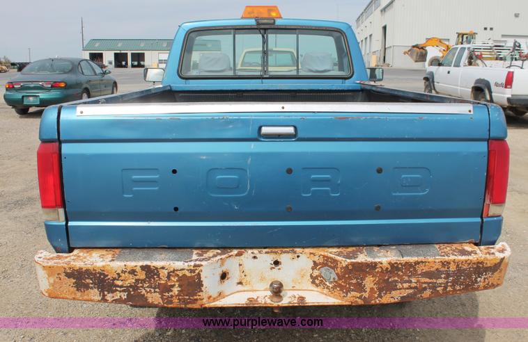 image for item F2792 1990 Ford F250 pickup truck