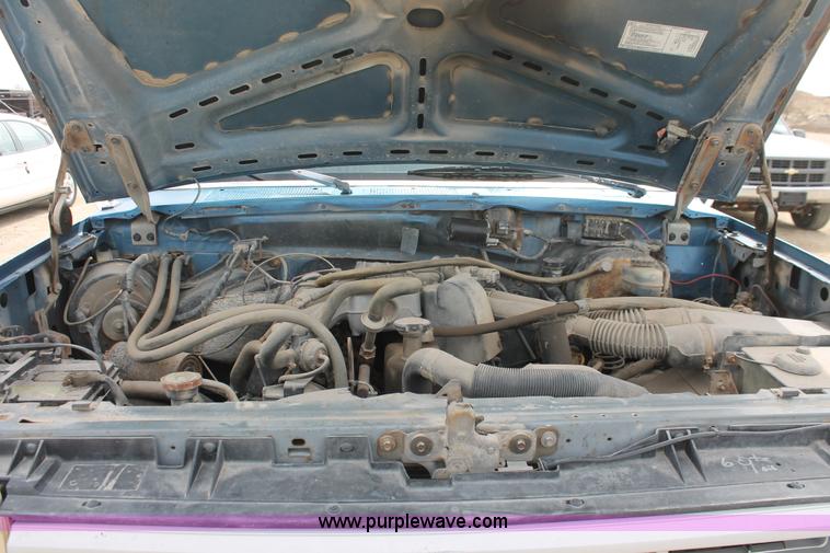 image for item F2792 1990 Ford F250 pickup truck