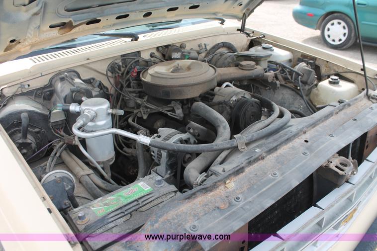 image for item F2793 1986 Chevrolet S10 Extended Cab pickup truck