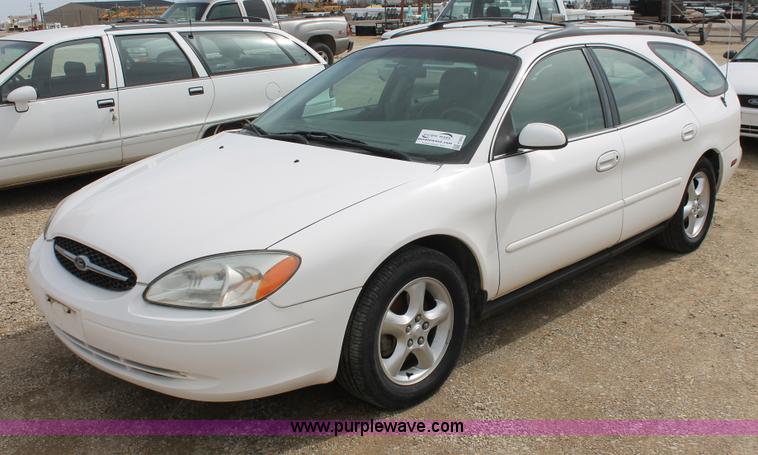 image for item F2933 2001 Ford Taurus SE
