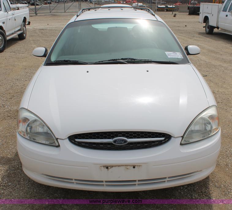 image for item F2933 2001 Ford Taurus SE