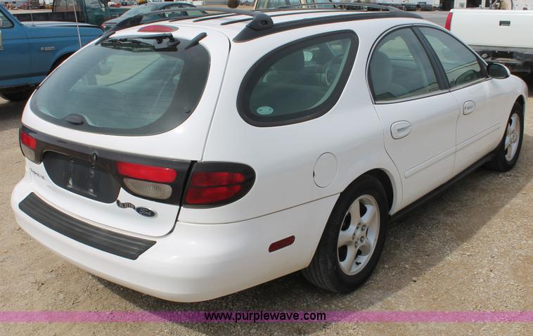 image for item F2933 2001 Ford Taurus SE
