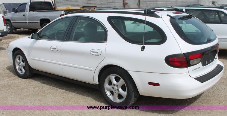 image for item F2933 2001 Ford Taurus SE