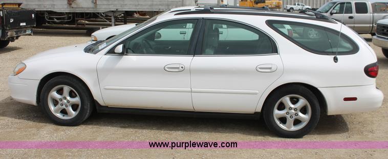 image for item F2933 2001 Ford Taurus SE