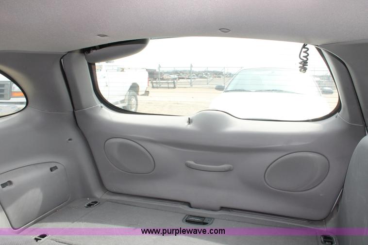 image for item F2933 2001 Ford Taurus SE