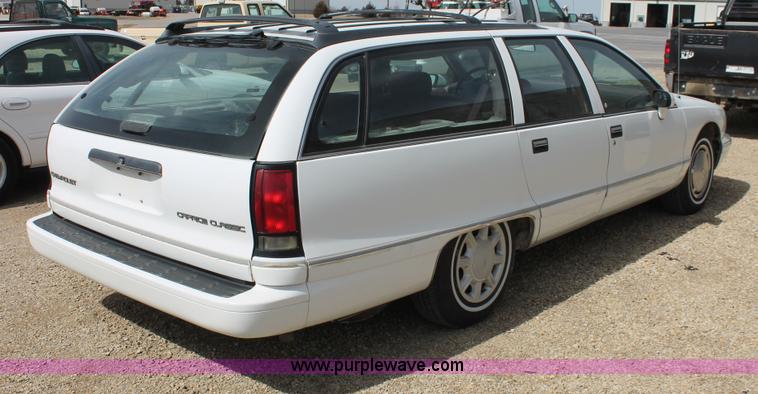 image for item F2934 1994 Chevrolet Caprice Classic wagon