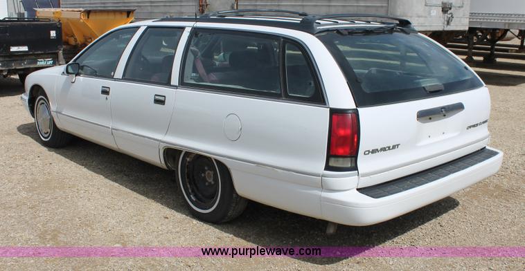 image for item F2934 1994 Chevrolet Caprice Classic wagon