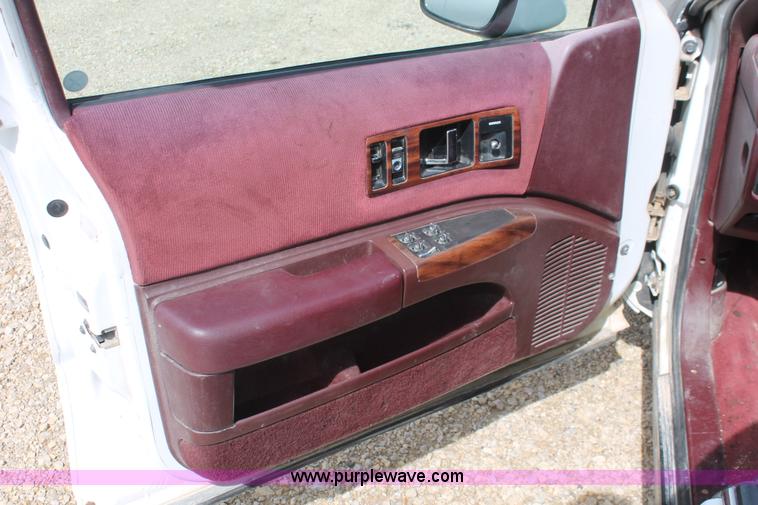 image for item F2934 1994 Chevrolet Caprice Classic wagon