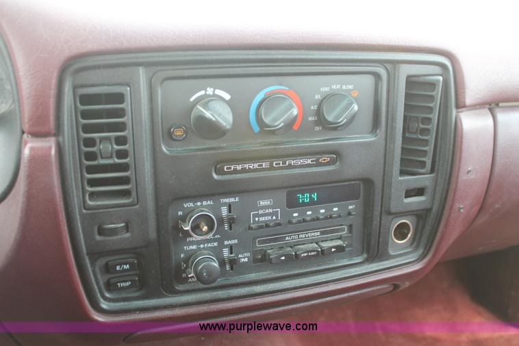 image for item F2934 1994 Chevrolet Caprice Classic wagon