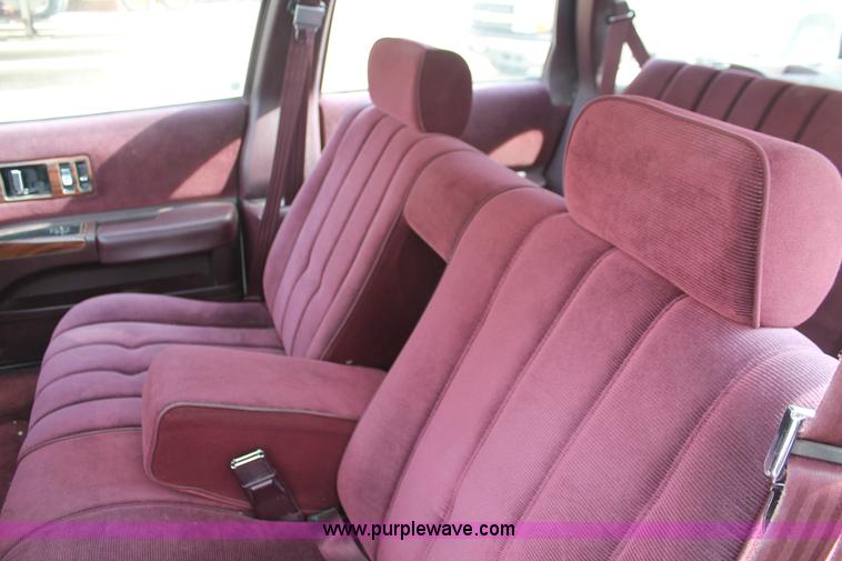 image for item F2934 1994 Chevrolet Caprice Classic wagon