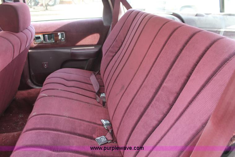 image for item F2934 1994 Chevrolet Caprice Classic wagon