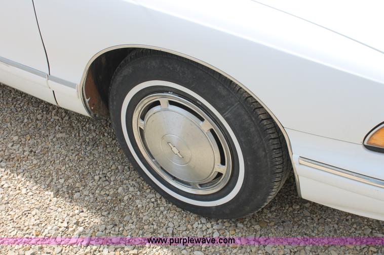 image for item F2934 1994 Chevrolet Caprice Classic wagon