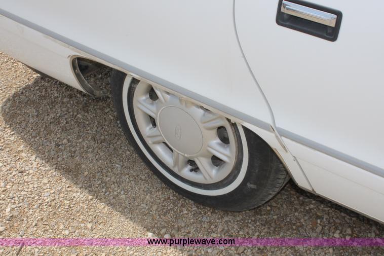 image for item F2934 1994 Chevrolet Caprice Classic wagon