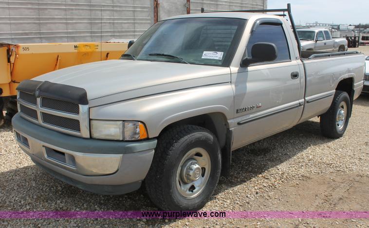 image for item F2935 1999 Dodge Ram 2500 SLT pickup truck