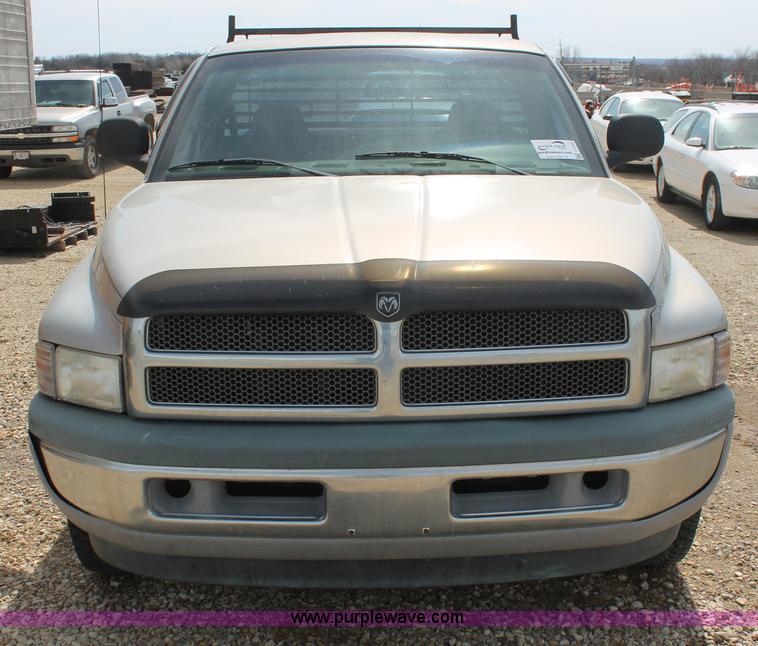 image for item F2935 1999 Dodge Ram 2500 SLT pickup truck