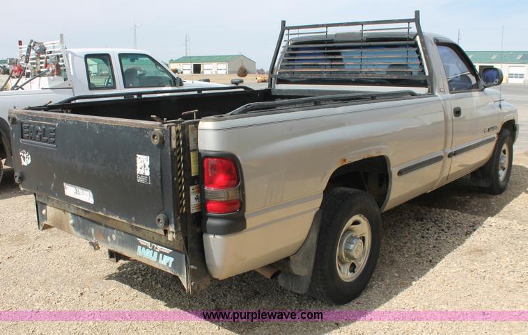 image for item F2935 1999 Dodge Ram 2500 SLT pickup truck