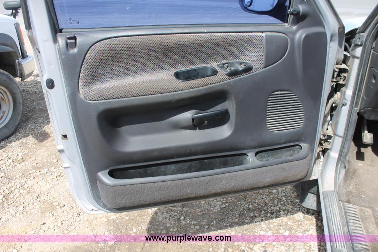 image for item F2935 1999 Dodge Ram 2500 SLT pickup truck