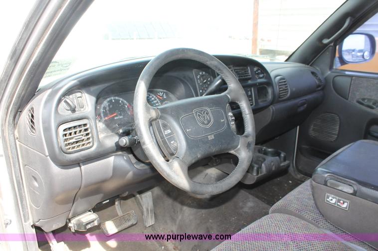 image for item F2935 1999 Dodge Ram 2500 SLT pickup truck