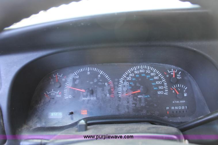 image for item F2935 1999 Dodge Ram 2500 SLT pickup truck