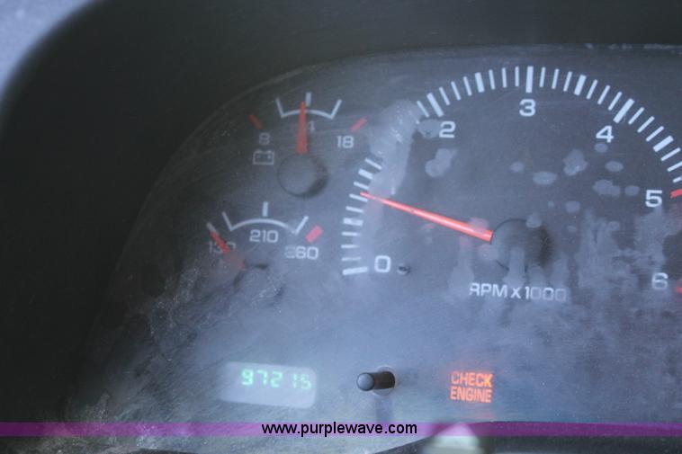 image for item F2935 1999 Dodge Ram 2500 SLT pickup truck