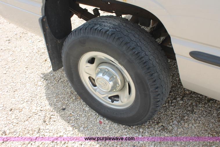 image for item F2935 1999 Dodge Ram 2500 SLT pickup truck