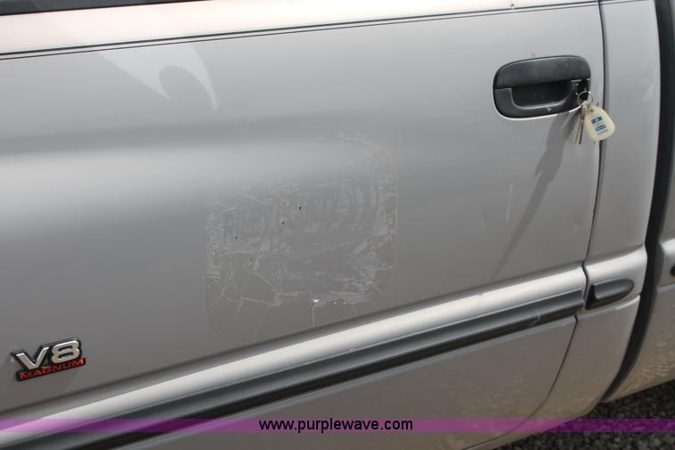 image for item F2935 1999 Dodge Ram 2500 SLT pickup truck