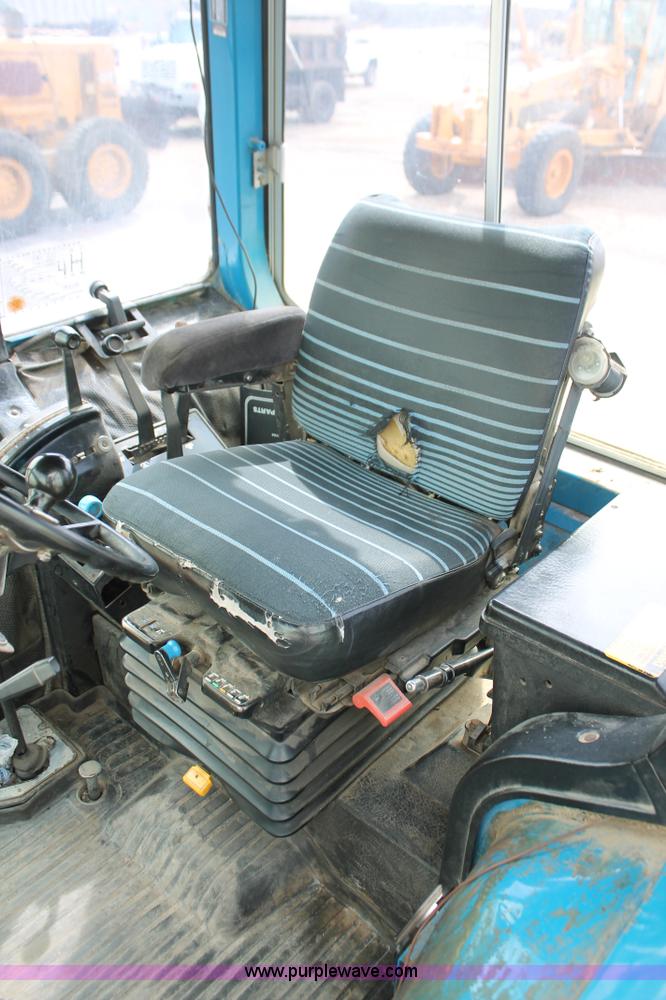image for item F2943 1991 Ford 7710 MFWD tractor