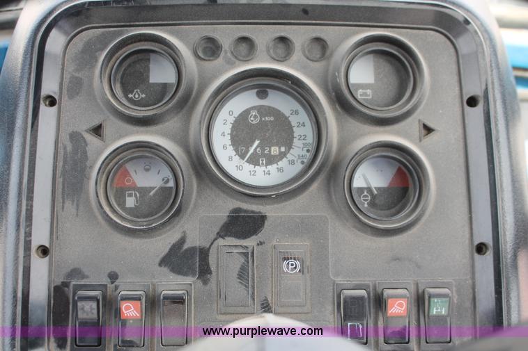 image for item F2943 1991 Ford 7710 MFWD tractor