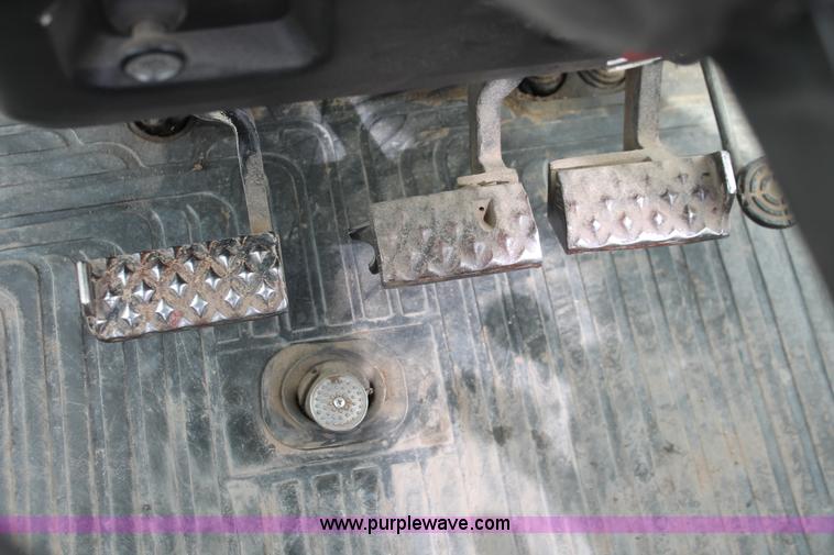 image for item F2943 1991 Ford 7710 MFWD tractor