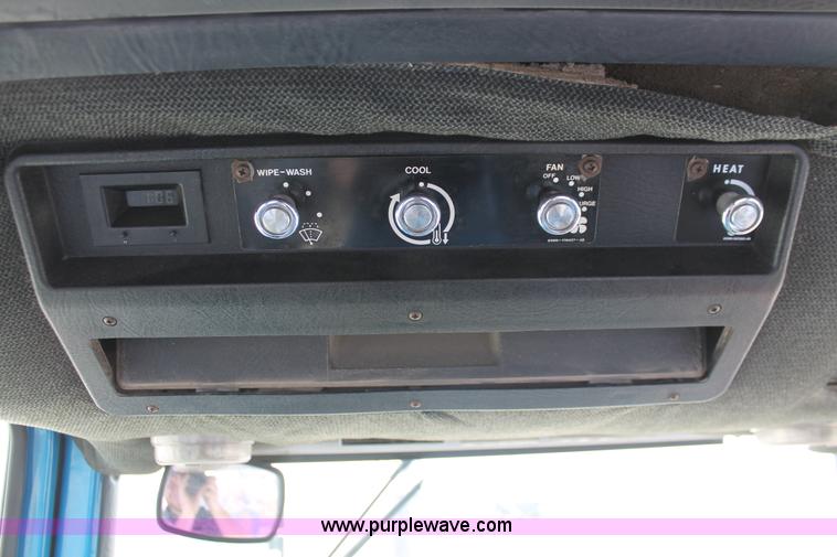 image for item F2943 1991 Ford 7710 MFWD tractor