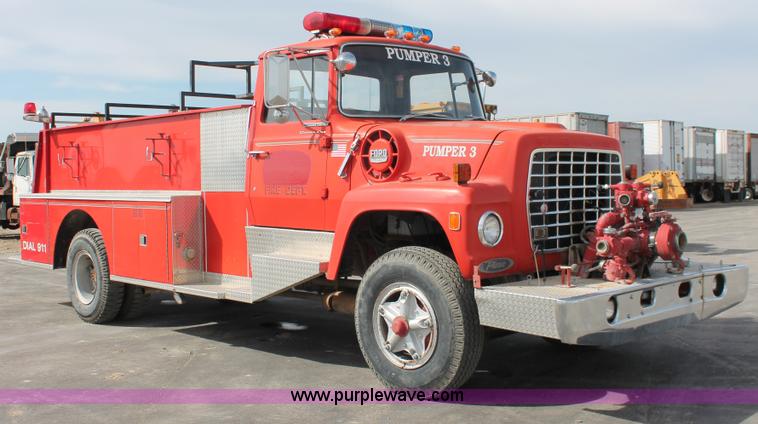 image for item F2947 1976 Ford 800 Pierce firetruck