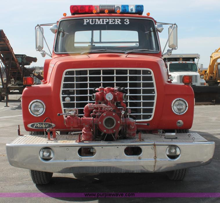 image for item F2947 1976 Ford 800 Pierce firetruck