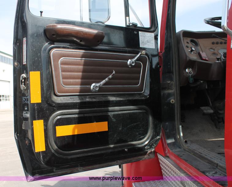 image for item F2947 1976 Ford 800 Pierce firetruck