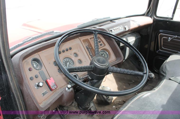 image for item F2947 1976 Ford 800 Pierce firetruck