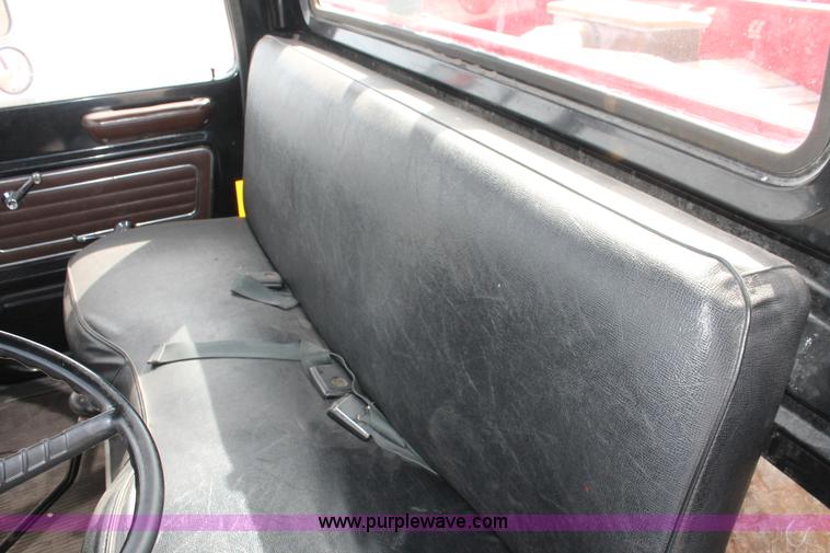 image for item F2947 1976 Ford 800 Pierce firetruck