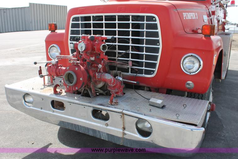 image for item F2947 1976 Ford 800 Pierce firetruck