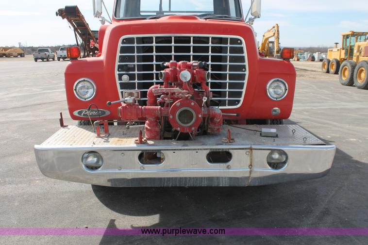 image for item F2947 1976 Ford 800 Pierce firetruck