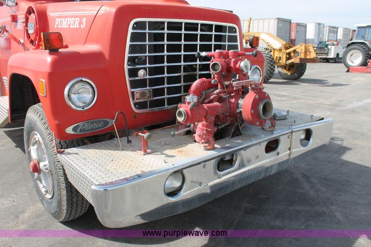 image for item F2947 1976 Ford 800 Pierce firetruck