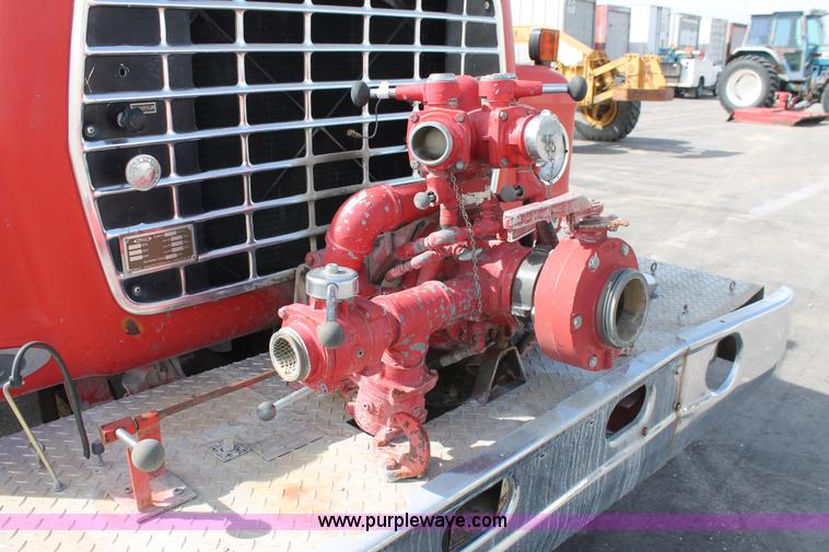 image for item F2947 1976 Ford 800 Pierce firetruck