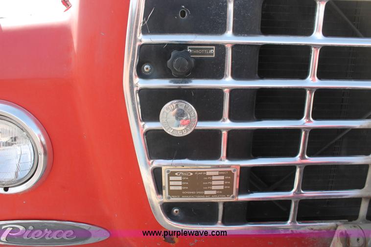 image for item F2947 1976 Ford 800 Pierce firetruck