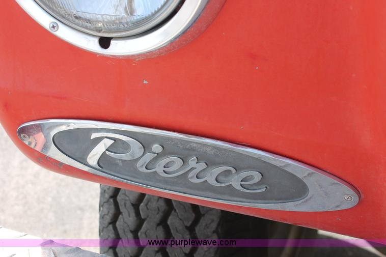 image for item F2947 1976 Ford 800 Pierce firetruck