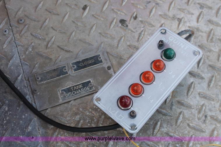 image for item F2947 1976 Ford 800 Pierce firetruck