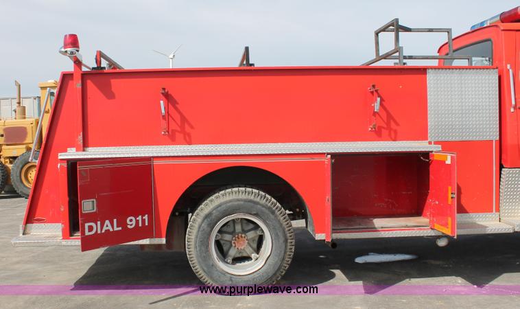 image for item F2947 1976 Ford 800 Pierce firetruck