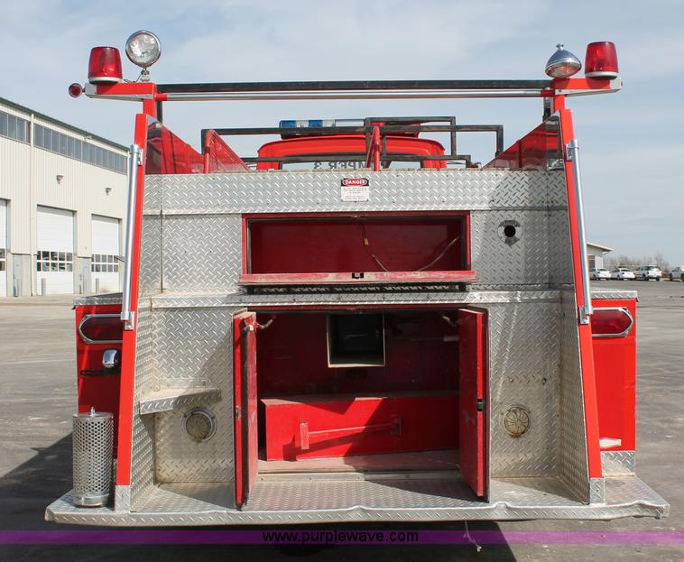 image for item F2947 1976 Ford 800 Pierce firetruck