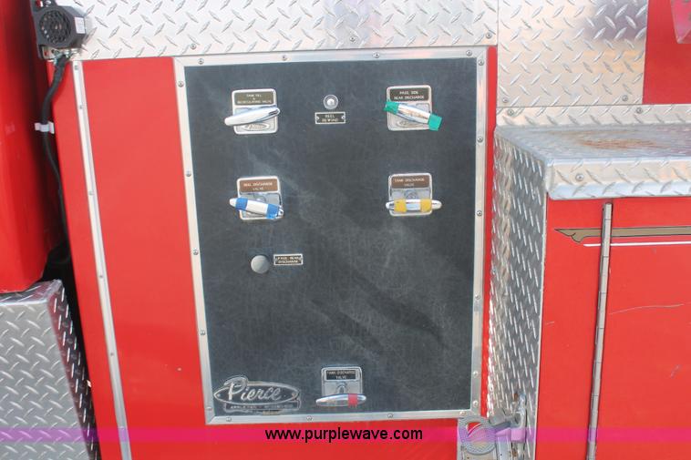 image for item F2947 1976 Ford 800 Pierce firetruck