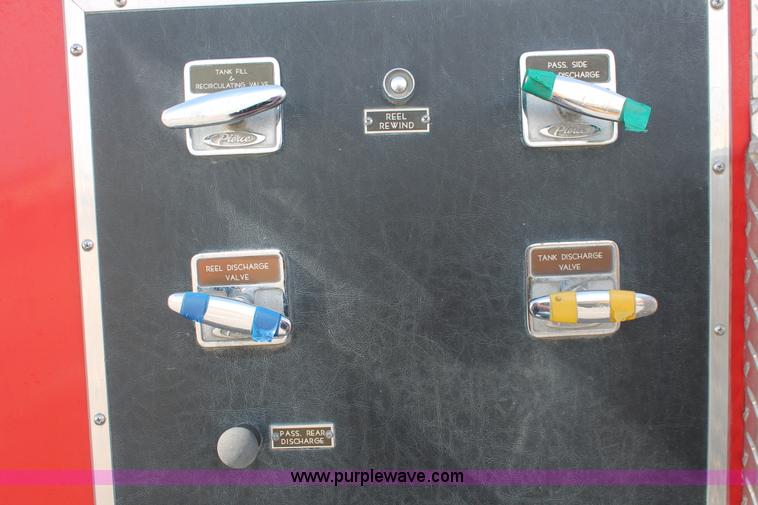 image for item F2947 1976 Ford 800 Pierce firetruck