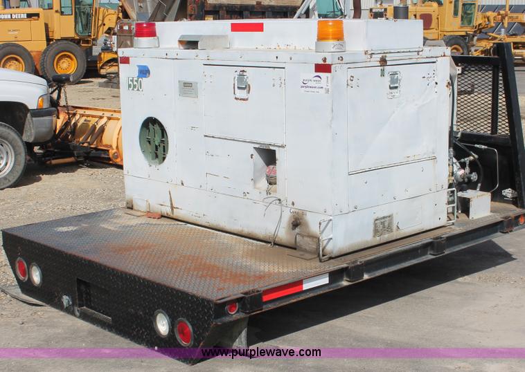 image for item F2948 Flatbed with high pressure air system